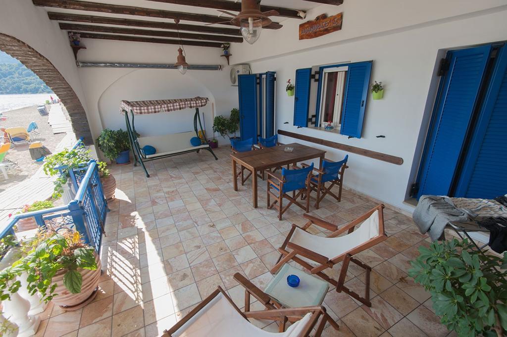 Sweet Memories Beach Houses Mesongi Exterior photo