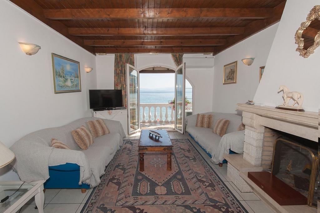 Sweet Memories Beach Houses Mesongi Exterior photo