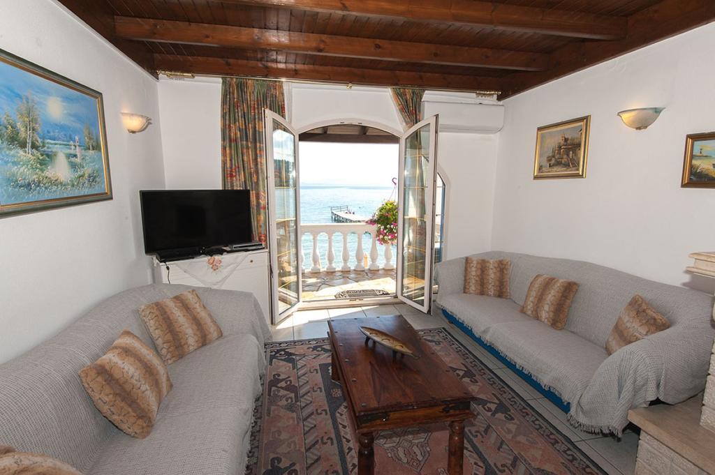 Sweet Memories Beach Houses Mesongi Exterior photo