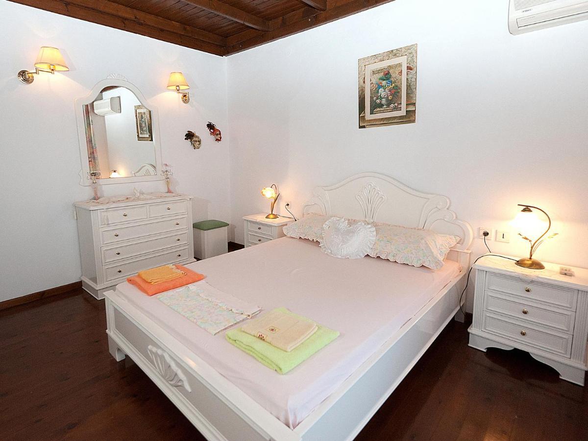 Sweet Memories Beach Houses Mesongi Room photo